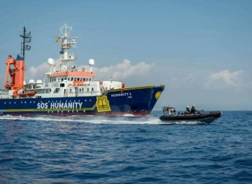 Hundreds of migrants stranded in the Mediterranean on ships run by NGOs