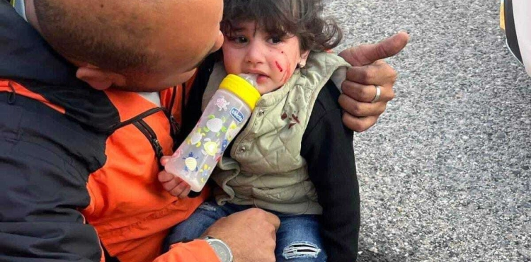A child was injured as a result of an attack by settlers south of Nablus