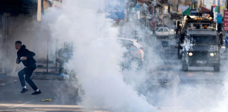 Injuries of suffocation in clashes with the occupation south of Bethlehem