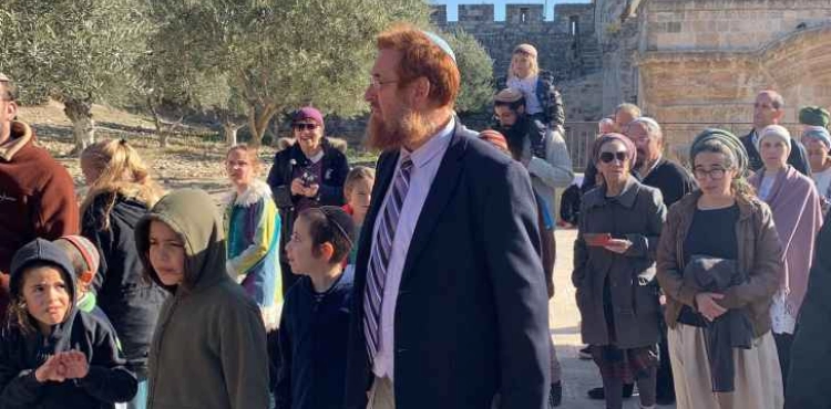 Glick leads them.. Dozens of settlers storm Al-Aqsa Mosque