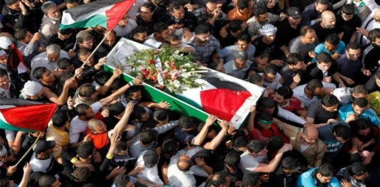The masses of our people mourn the body of the martyr Odeh in Nablus