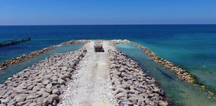 The occupation continues to build a maritime barrier separating the Gaza Strip