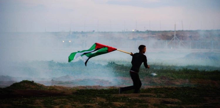 The death of a child and wounding 41 citizens in the return marches east of Gaza