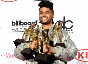 Singer &quot;The Weeknd&quot; dominates the Billboard Music Awards