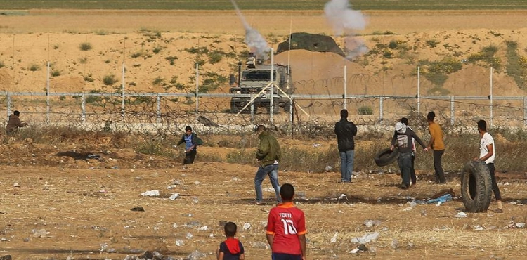 The occupation suppresses the gatherings of young men on the Gaza borders