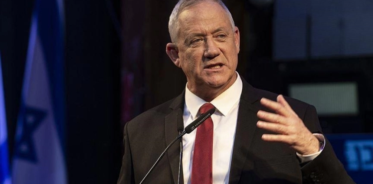 Gantz renews linking the issue of Gaza reconstruction to the return of Israeli soldiers