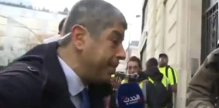 Witness: Reporter loses photographer in Paris protests